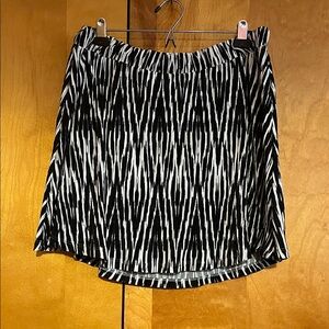 Serra Large Black & White Abstract Print Skort